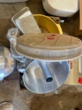 Angle food cake pan