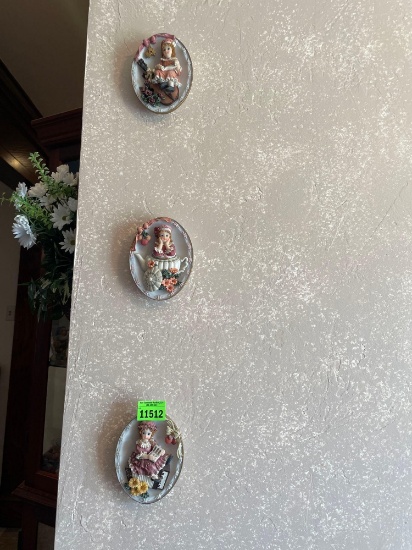 Doll wall decor, 3 piece