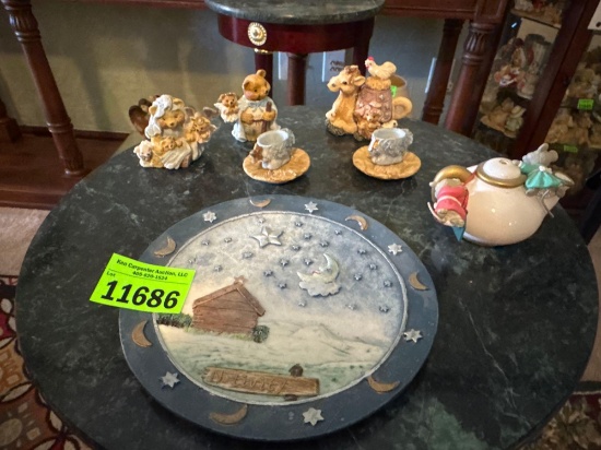 Figurines