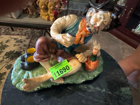 Figurines