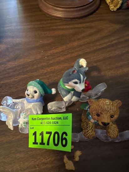 Figurines
