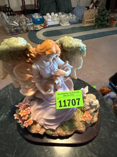 Figurine, angel