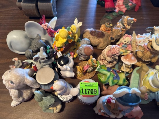 Figurines