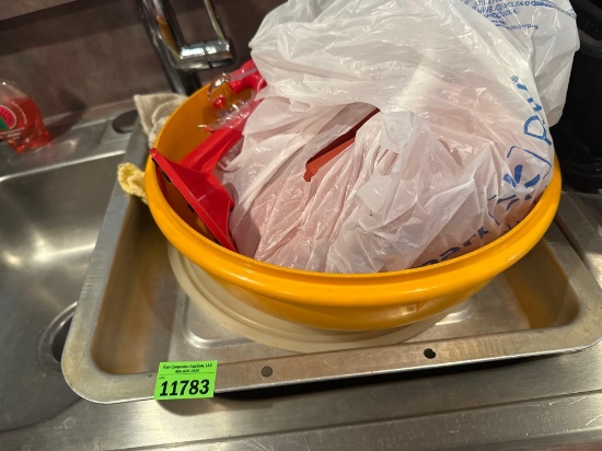 sink holder, bowl, needle holder