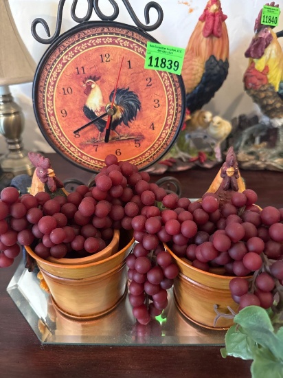 chicken clock, chickens eating grapes