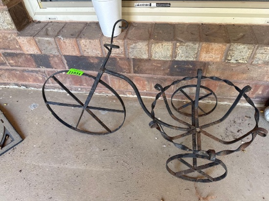 Outdoor decor, wire tricycle
