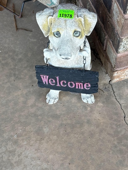 outdoor dog decor