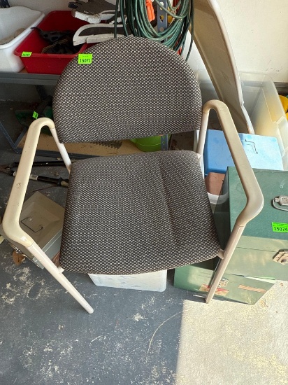 sitting chair