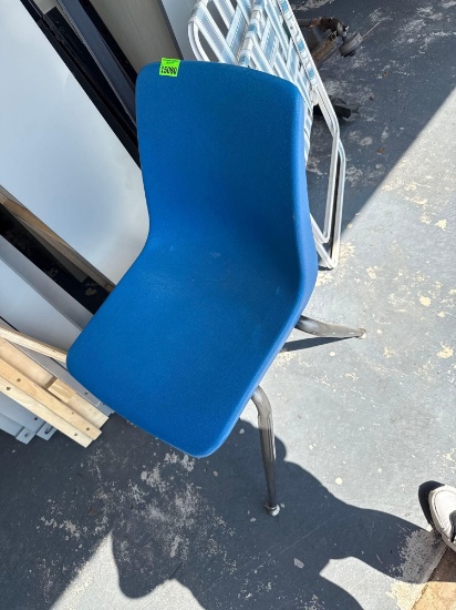 sitting chair