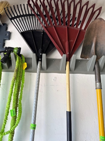 2 leaf racks