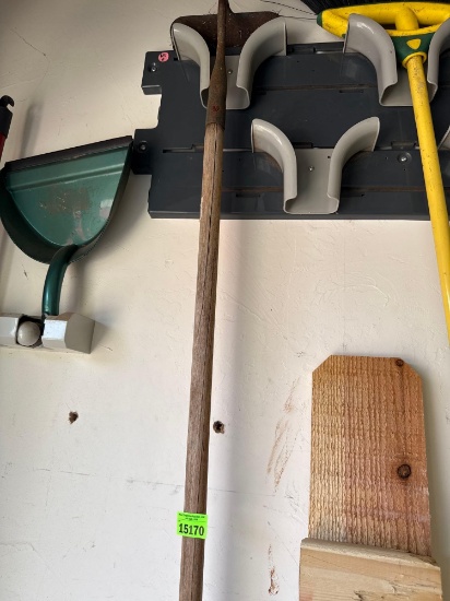 Gardening hoe