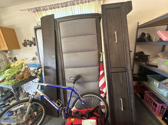Bed frames, Bed springs, King size, Head board and foot boards