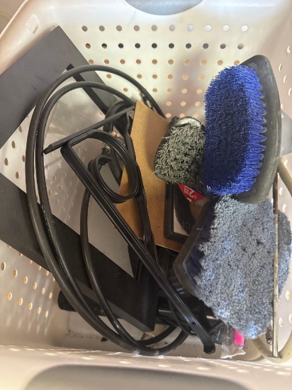 scrubber, frame, hangers