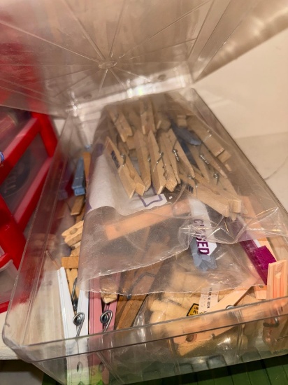 batteries and clips