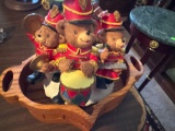 Figurines bears candle, would harp shape home decor