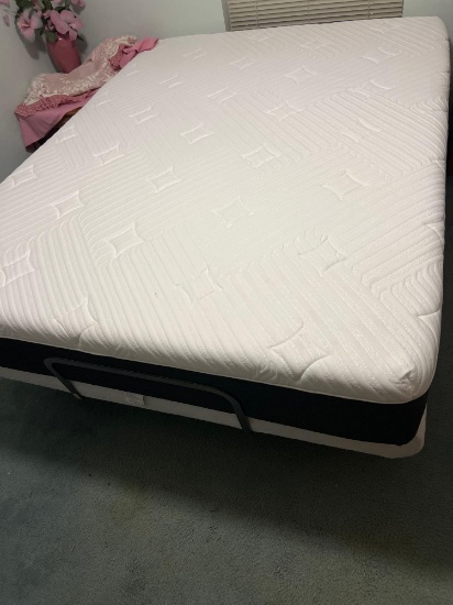 Queen size mattress Measurements in photos Buyer responsible loading and moving