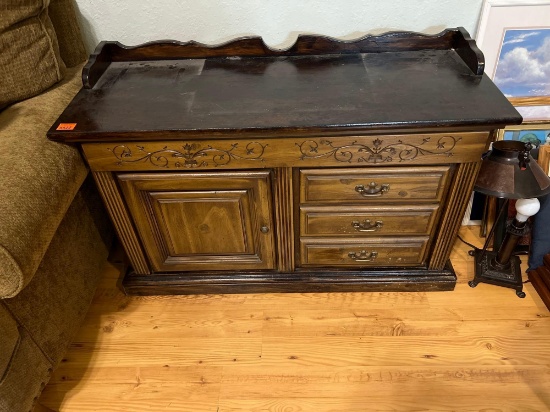 Sound design record player Measurements in photos Buyer responsible loading and moving