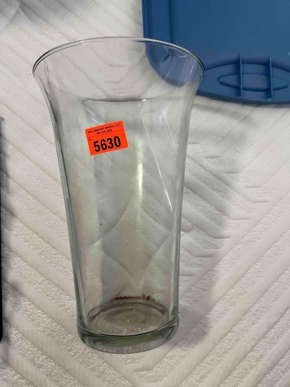 Flower vase