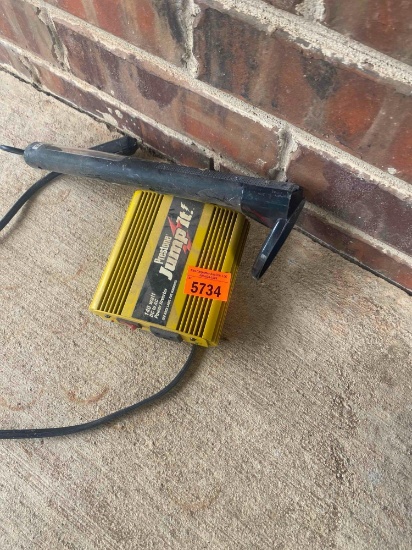 Jump it power inverter and light