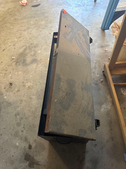 Metal tool box Measurements in photos Buyer responsible loading and moving