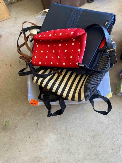 Tote of purses