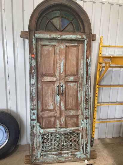 Decorative door Must bring help to load