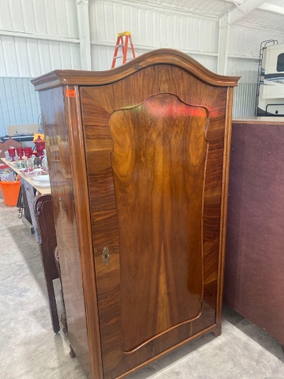 Wardrobe Must bring help to load