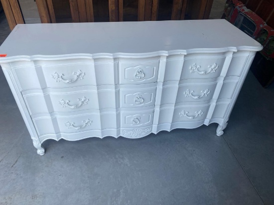 White dresser Must bring help to load