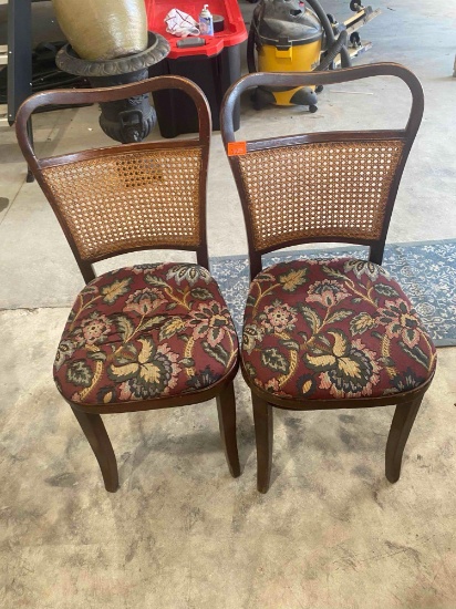 2 vintage chairs