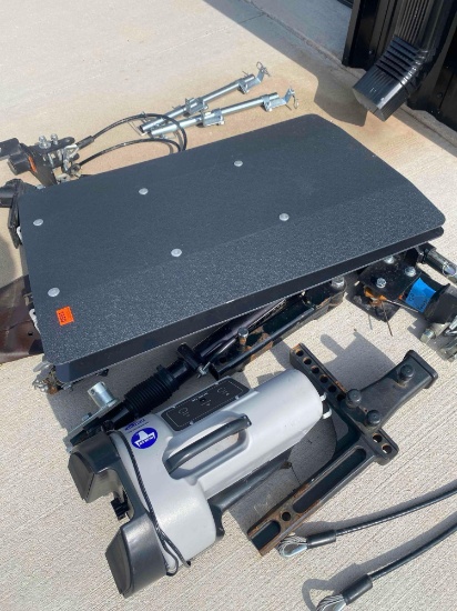 Blue ox flat, towing sway bar and brake system