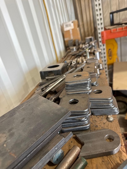 Mixed cut pieces of steel
