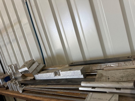 Mixed cut pieces of aluminum and steel