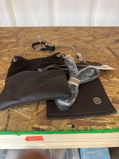 2 purses