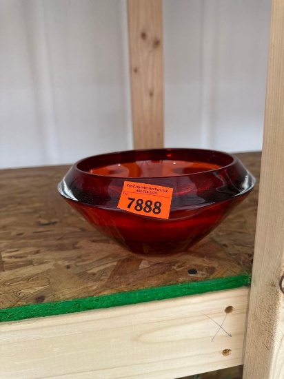 Red table top vase Measurement in photo
