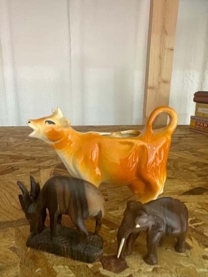 Cow creamier and 2 animal figurines