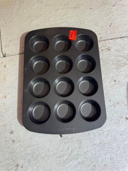 Muffin pan