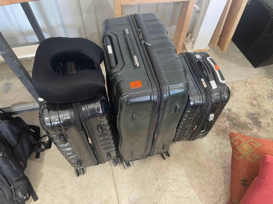 4 pieces of luggage