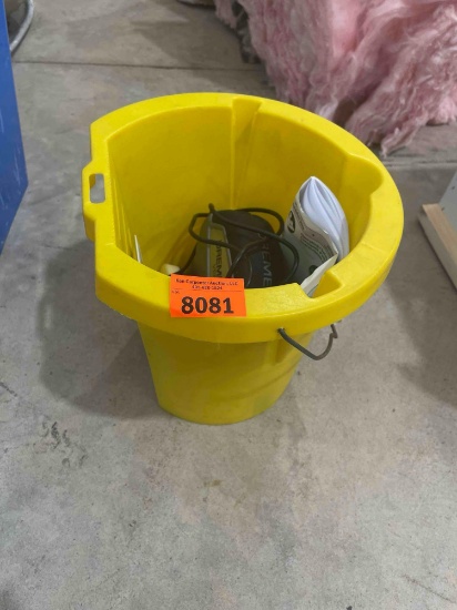 Yellow bucket and Dremel Versa