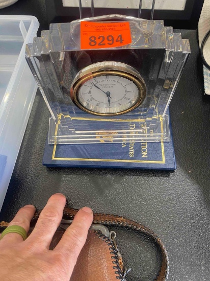 Glass desk clock
