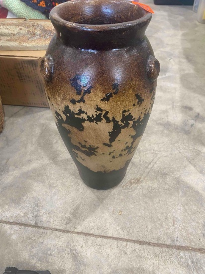 Decorative ceramic vase