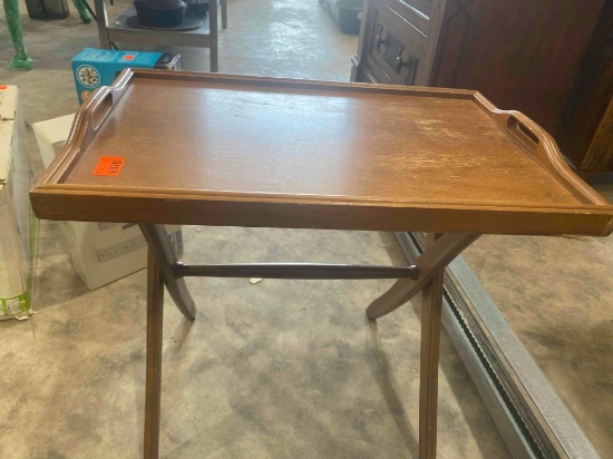 Serving tray with stand