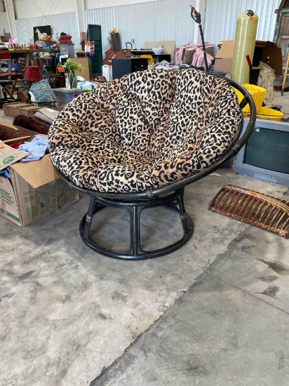 Papasan chair