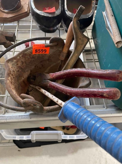 Cast iron melting pot with misc tools