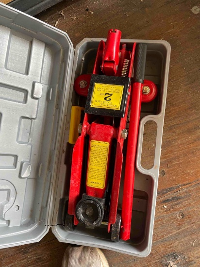 2 ton jack in case