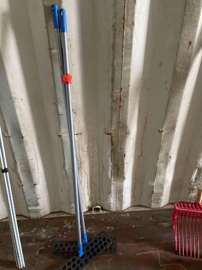 Sanding poles