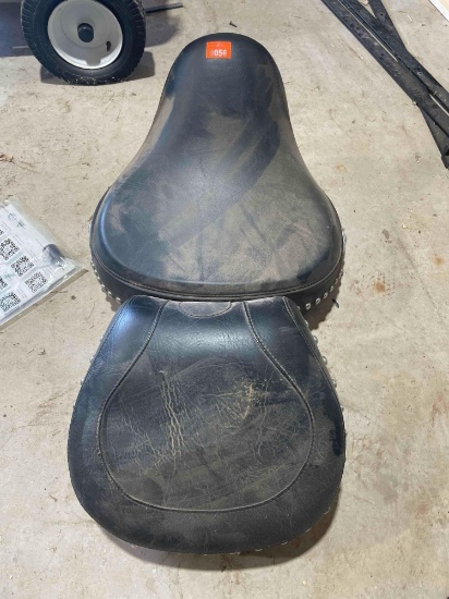 Motorcycle seat