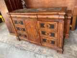 Dresser with mirror Must bring help to load
