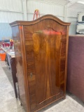 Wardrobe Must bring help to load