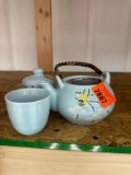 Ceramic teapot set