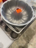 Muffin pan, bundt pan and 2 other pans